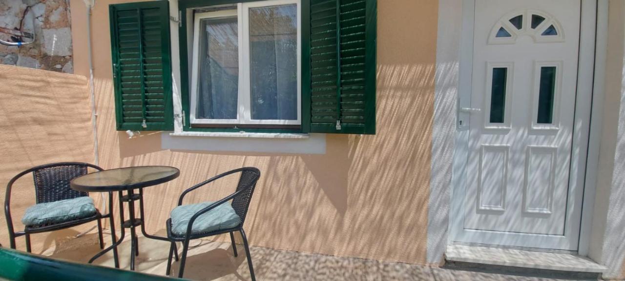 Apartments Lucky Lozovac Exterior photo